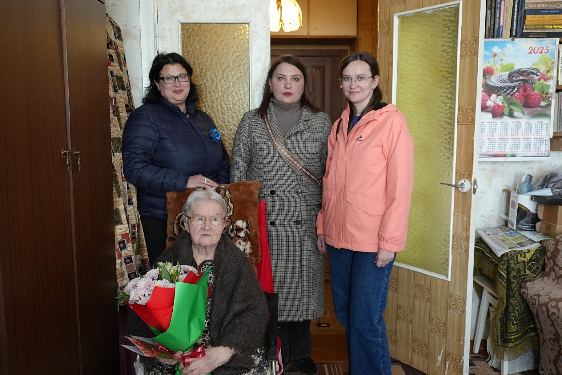 Поздравление ветеранов с Днем Победы!